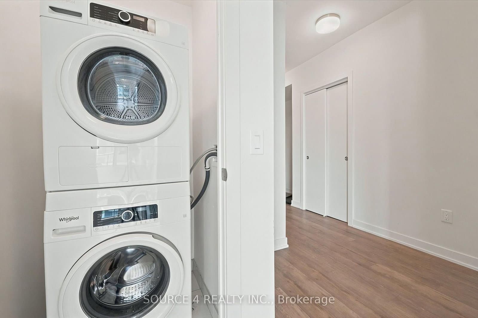 212 King William Street, Unit 815 thumbnail 18