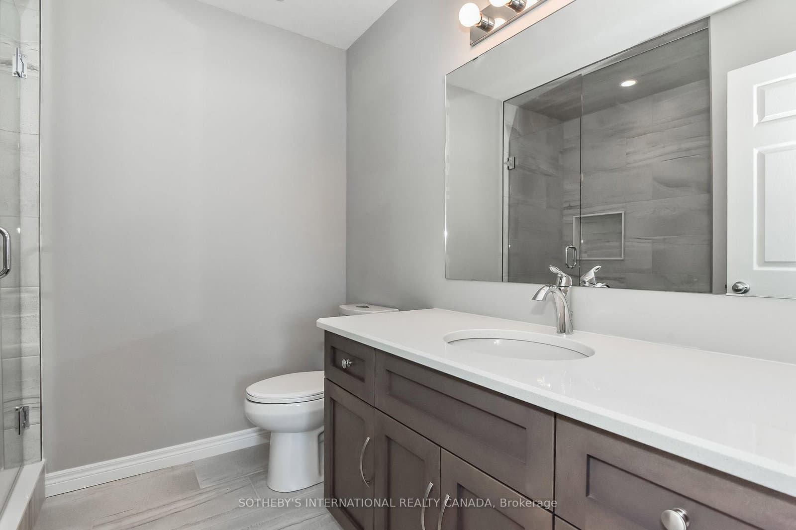 529 Anton Crescent thumbnail 18