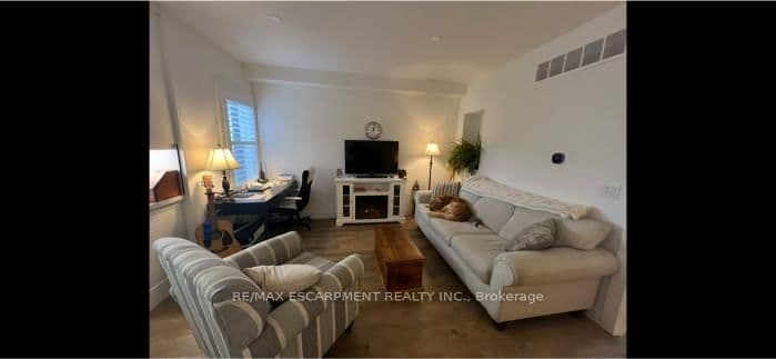 372 MARY Street, Unit 1 thumbnail 2