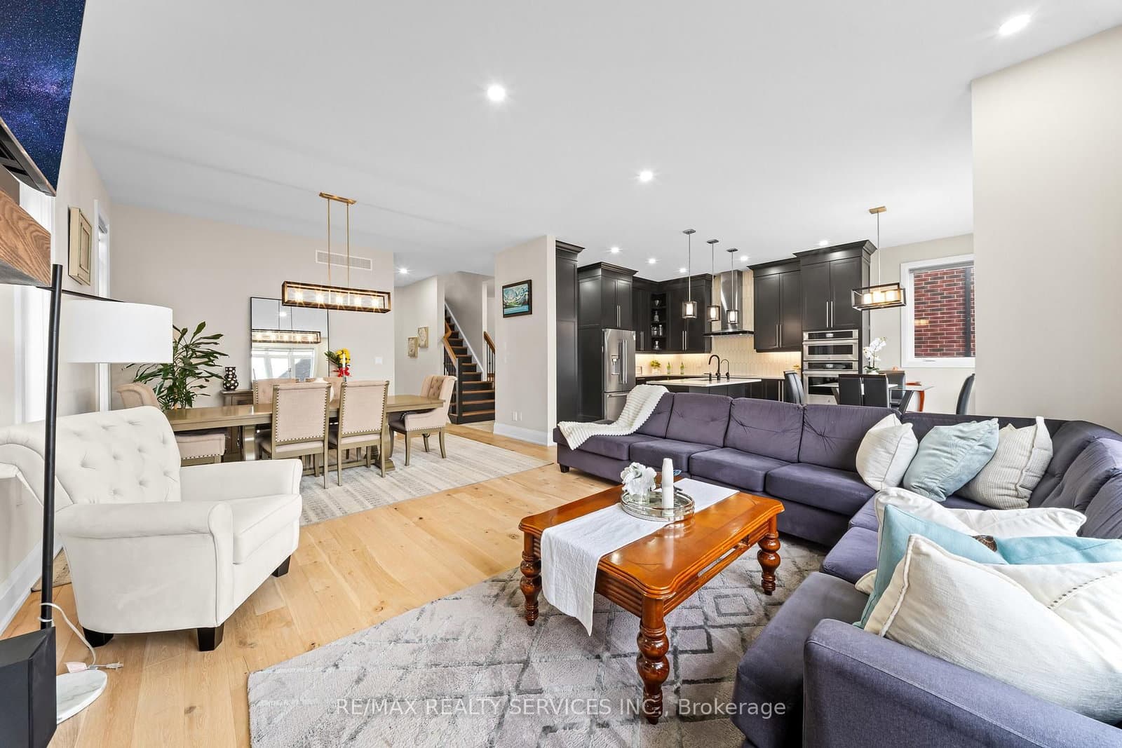 130 Pondcliffe Drive thumbnail 11