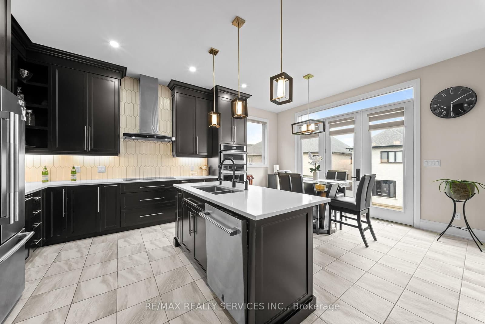 130 Pondcliffe Drive thumbnail 17