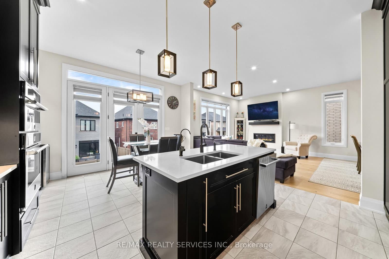 130 Pondcliffe Drive thumbnail 18