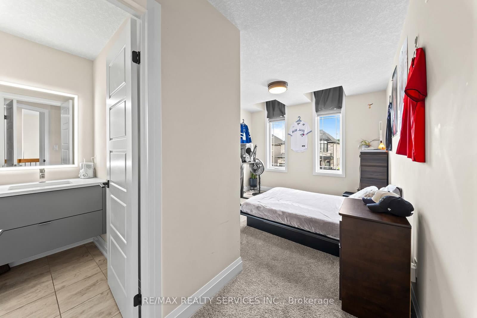 130 Pondcliffe Drive thumbnail 37