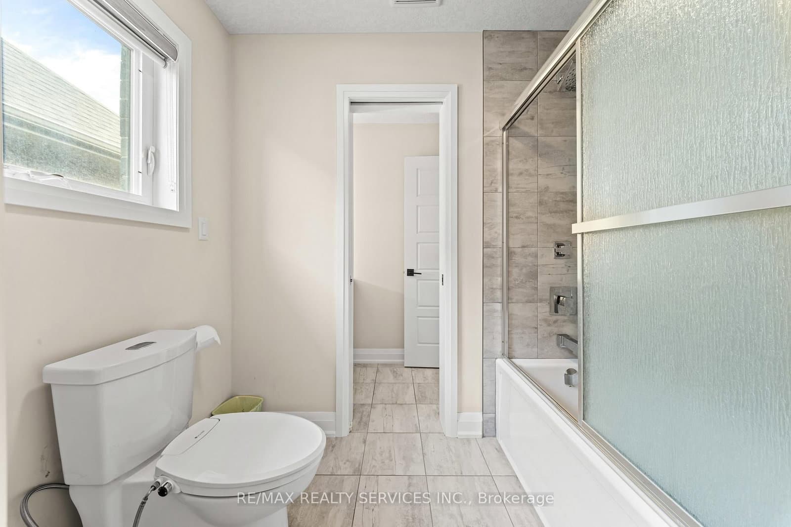 130 Pondcliffe Drive thumbnail 41