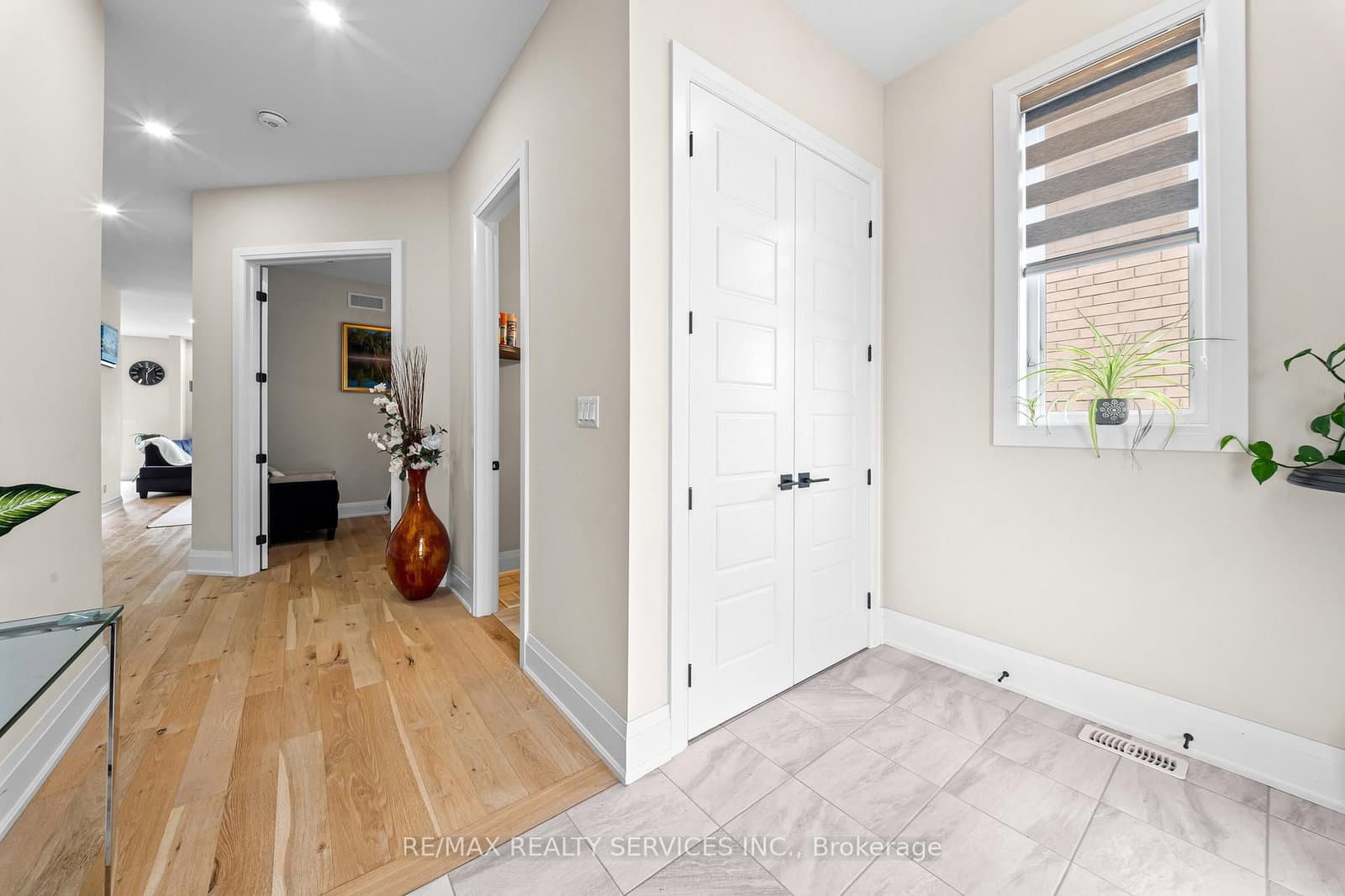 130 Pondcliffe Drive thumbnail 5