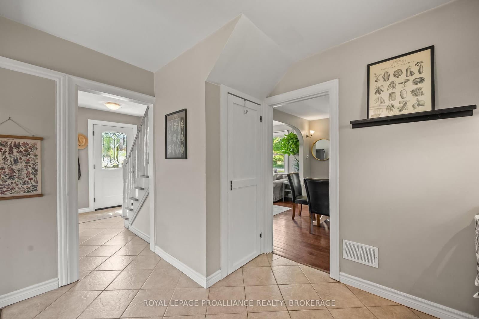 560 King Street W thumbnail 13