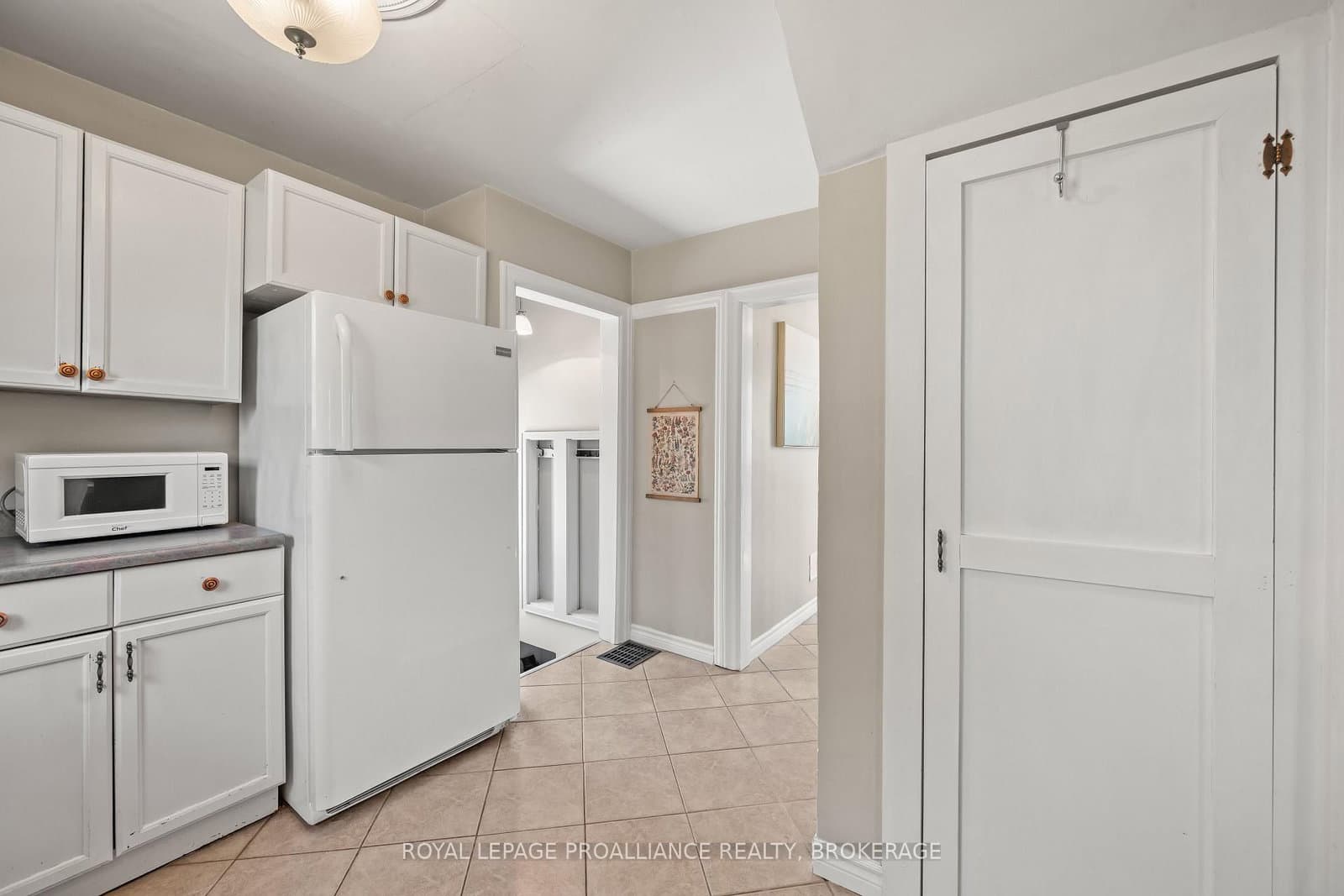 560 King Street W thumbnail 14