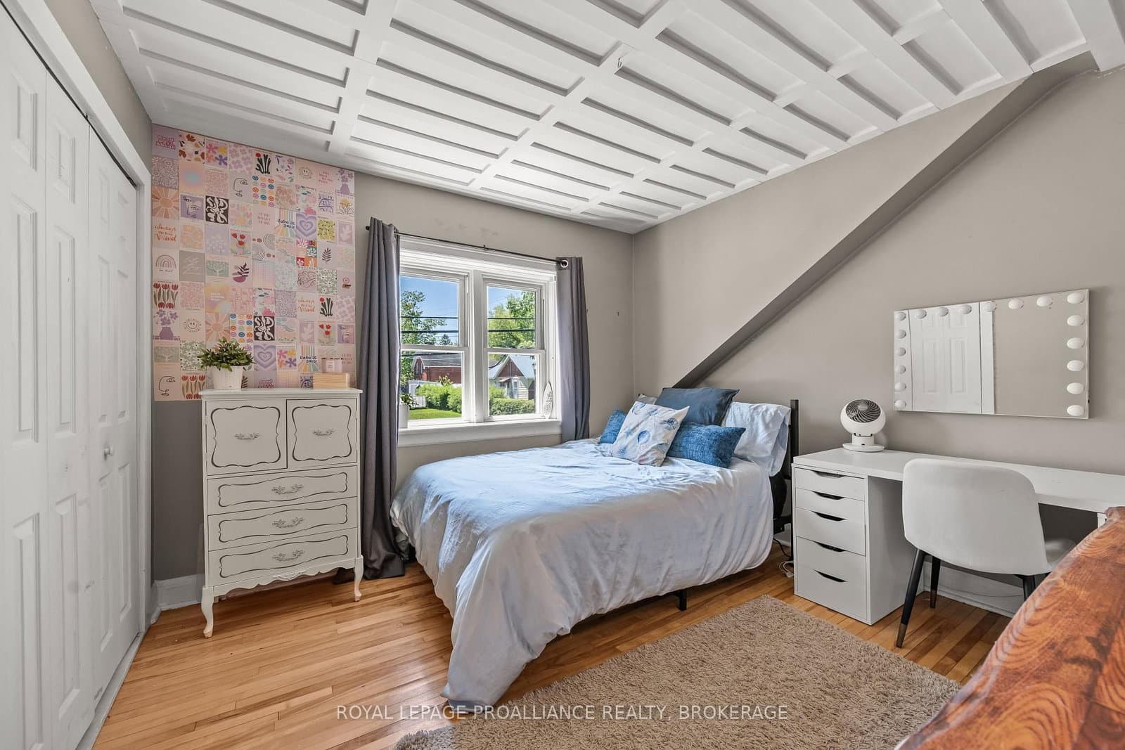 560 King Street W thumbnail 19