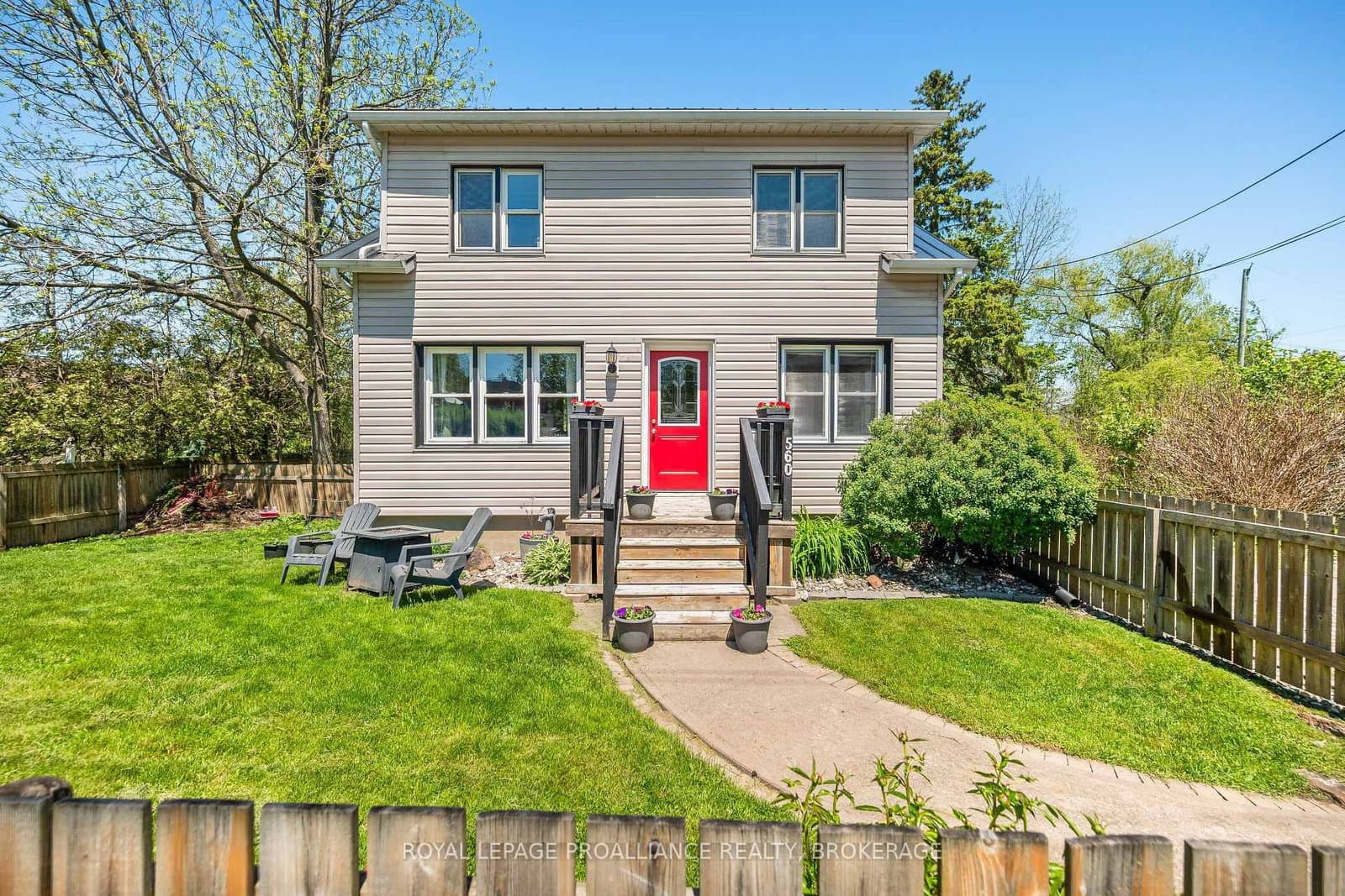 560 King Street W thumbnail 2