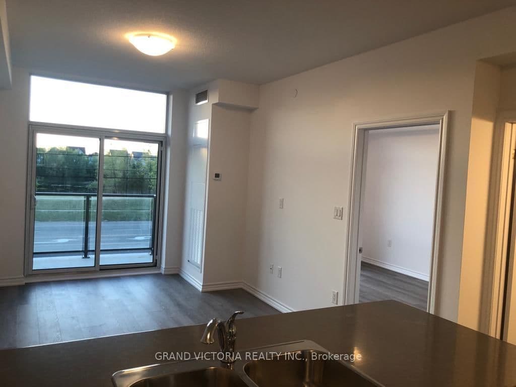 460 Dundas Street E, Unit 212 thumbnail 10