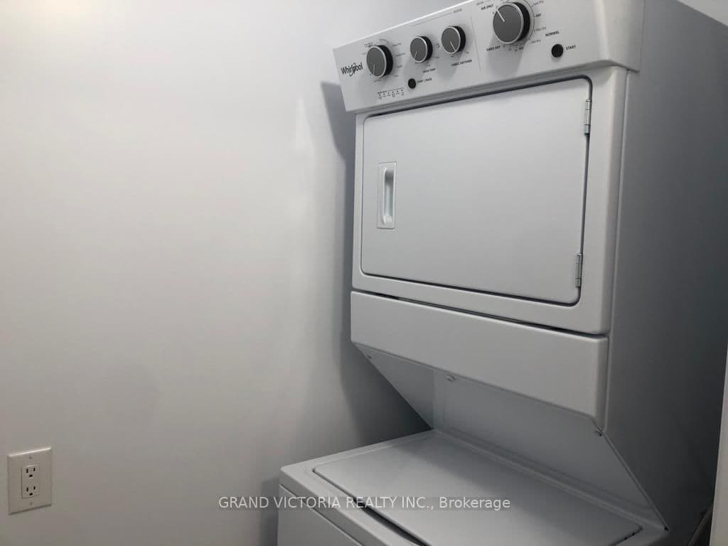 460 Dundas Street E, Unit 212 thumbnail 12