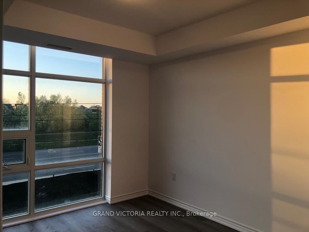 460 Dundas Street E, Unit 212 thumbnail 13