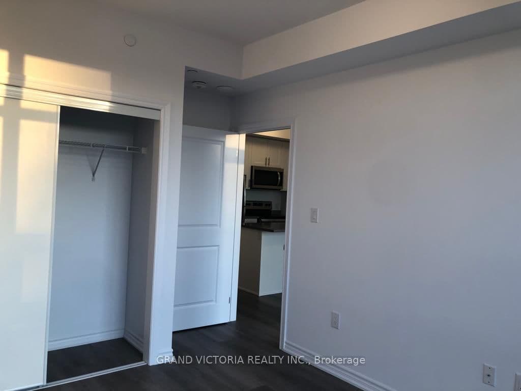 460 Dundas Street E, Unit 212 thumbnail 14