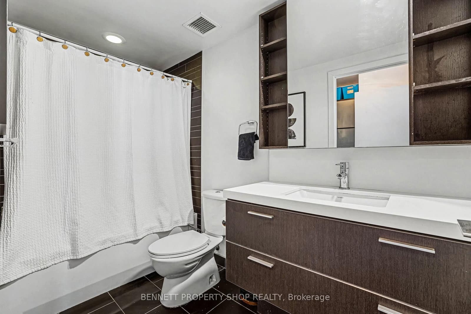 360 McLeod Street, Unit 811 thumbnail 8