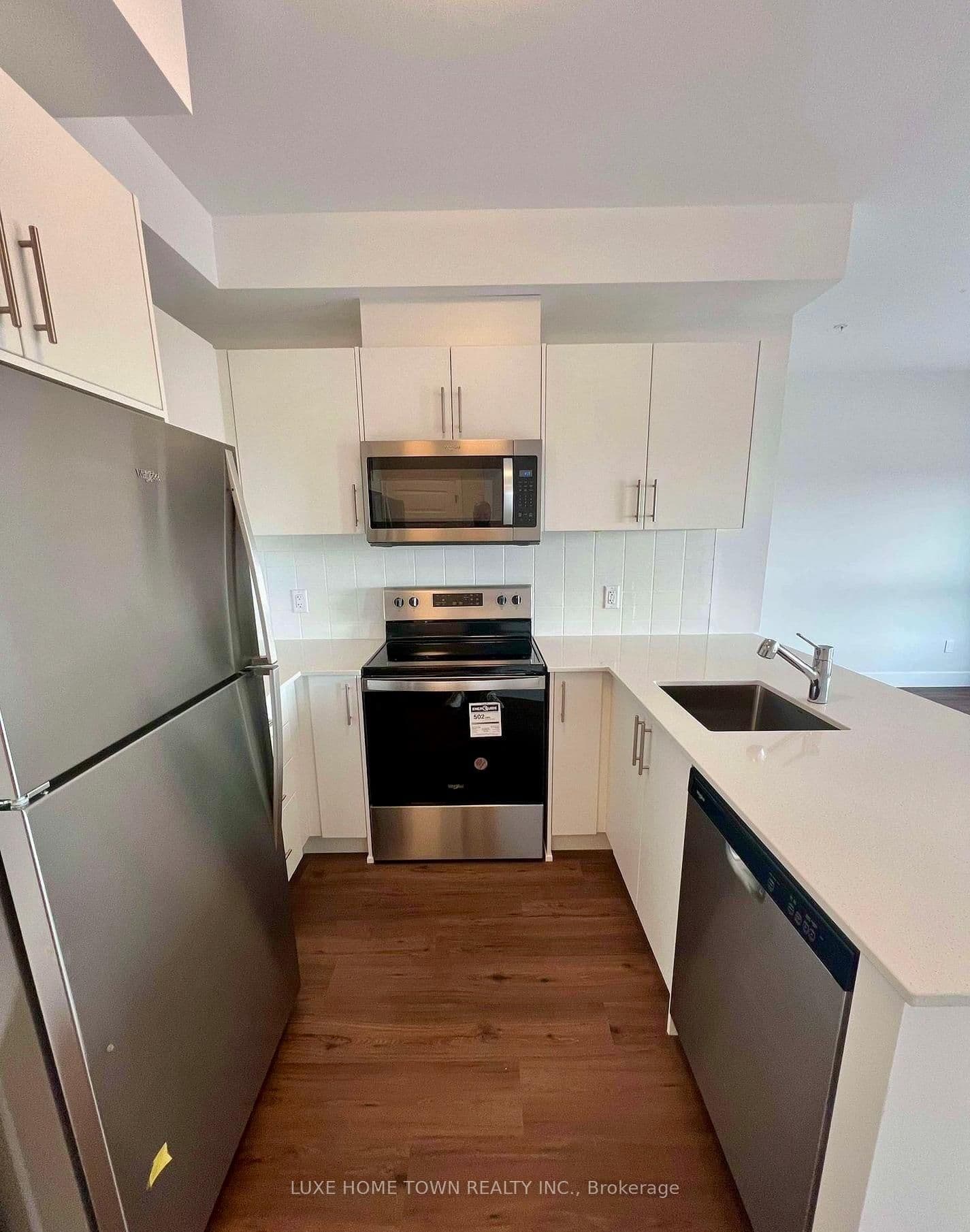 1000 Lackner Place, Unit 606 thumbnail 3