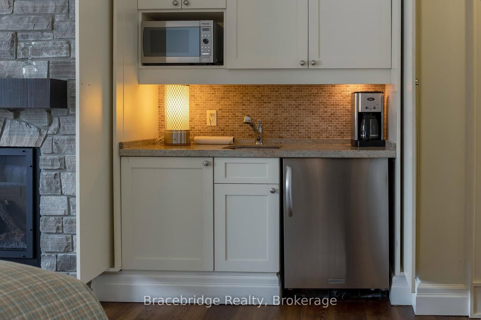 1869 Muskoka Rd 118 Highway W, Unit L207- B2 thumbnail 9