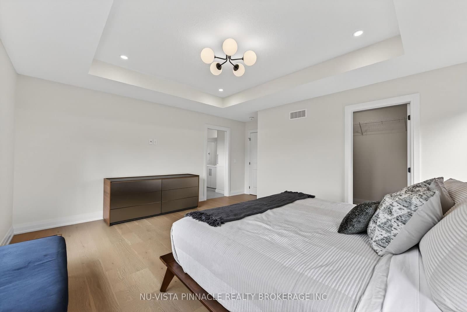 6875 Heathwoods Avenue thumbnail 29