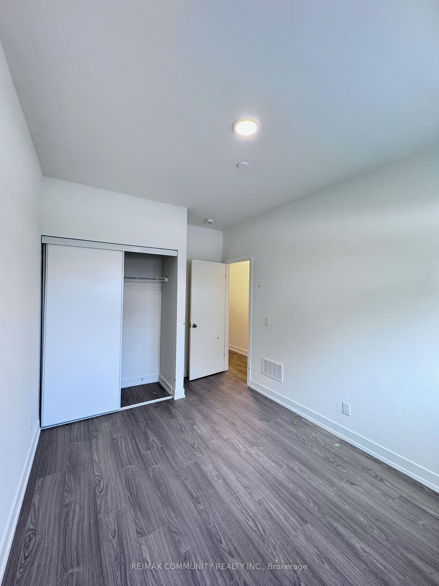 16 Melbourne Avenue, Unit 102B thumbnail 17