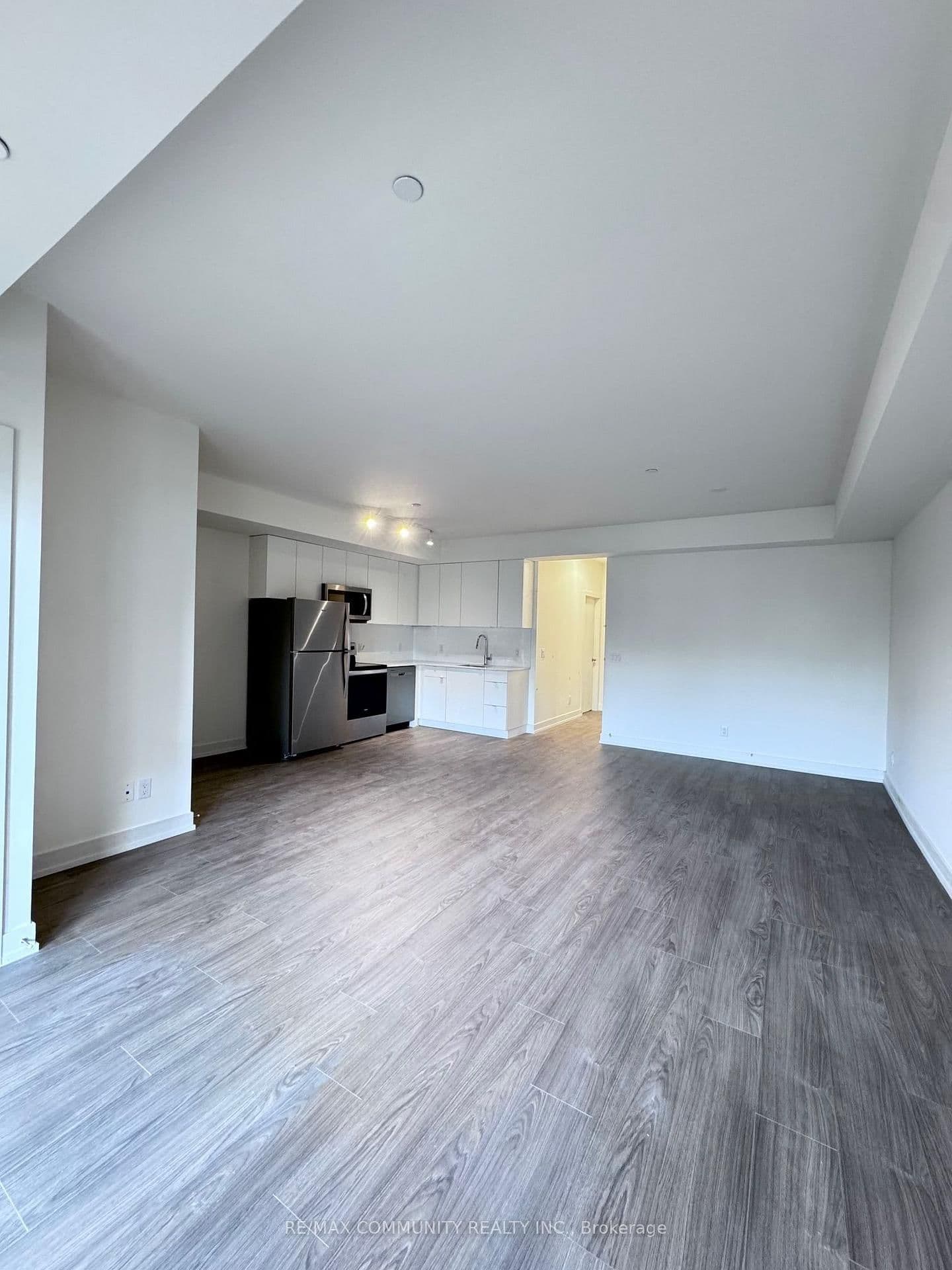 16 Melbourne Avenue, Unit 102B thumbnail 5