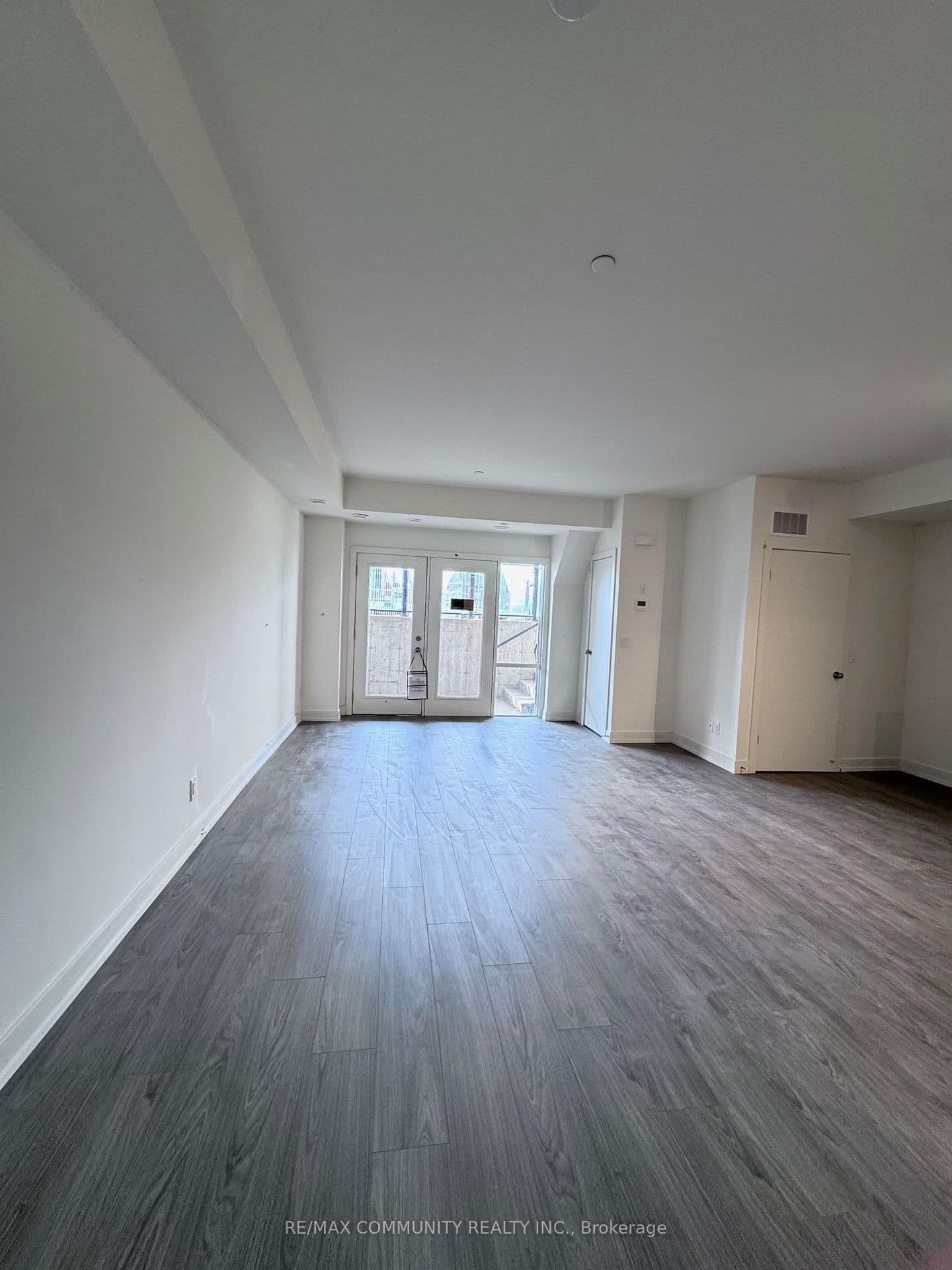 16 Melbourne Avenue, Unit 102B thumbnail 6