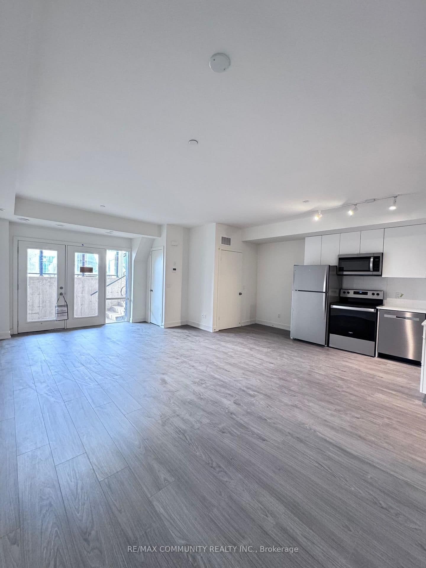 16 Melbourne Avenue, Unit 102B thumbnail 7