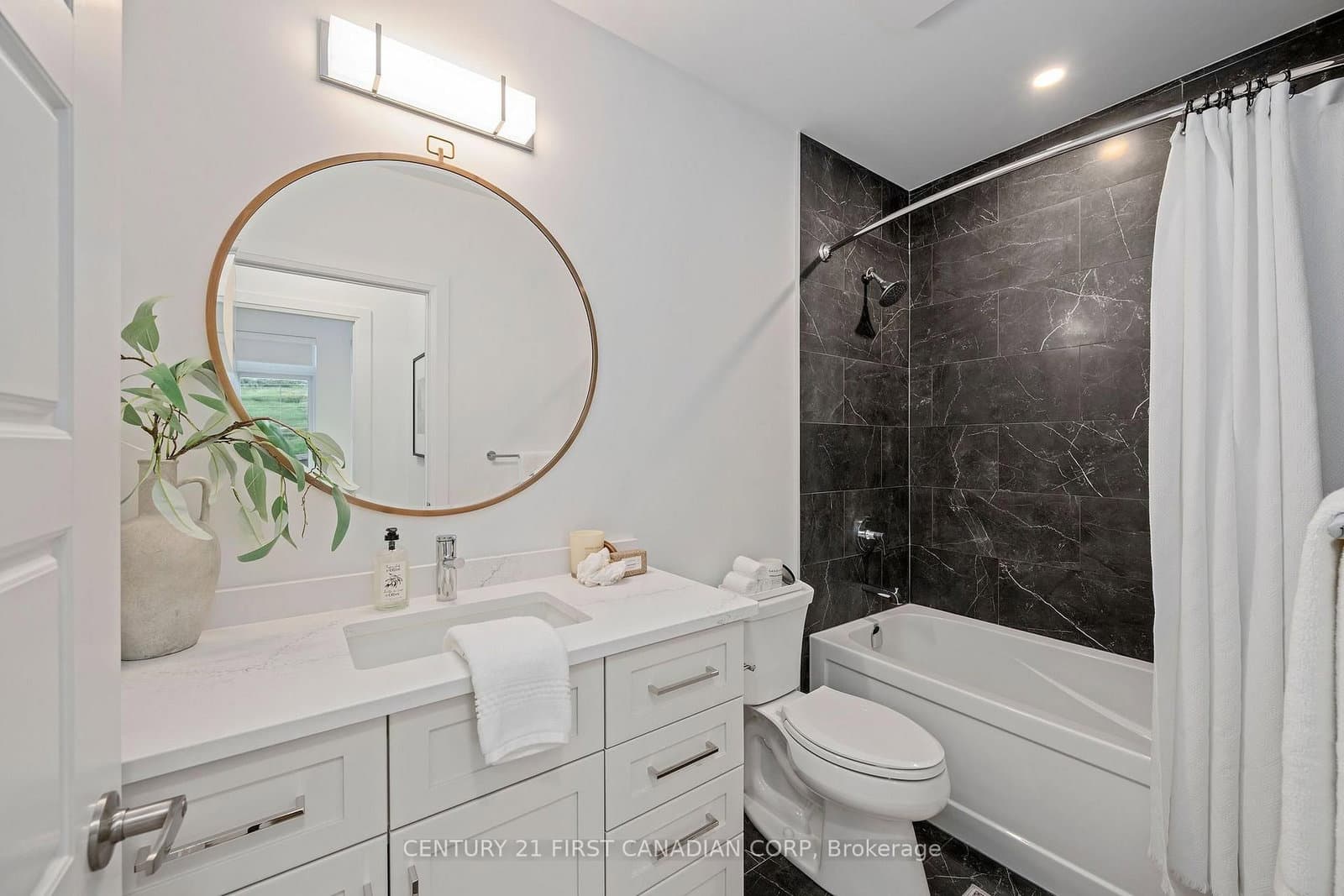 1975 Fountain Grass Drive, Unit 206 thumbnail 10