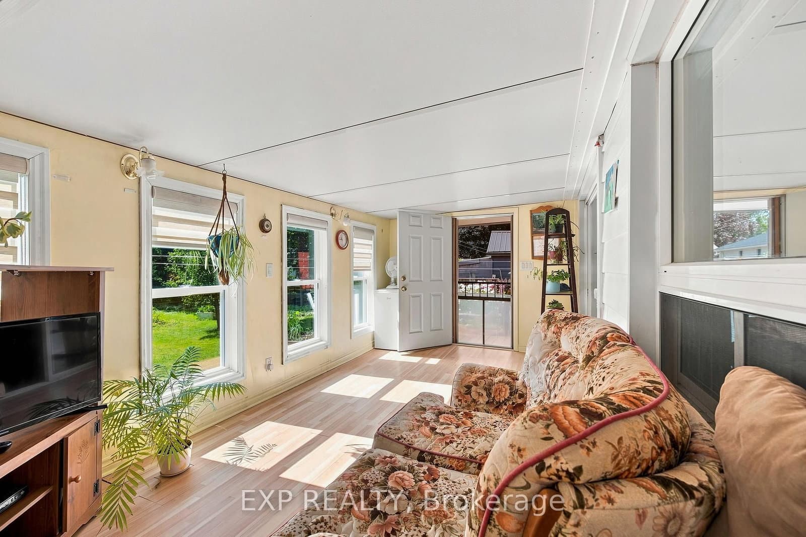 250 Albert Street thumbnail 10
