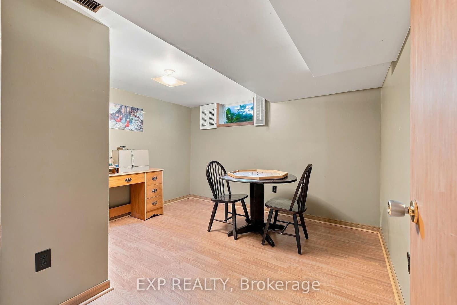 250 Albert Street thumbnail 21