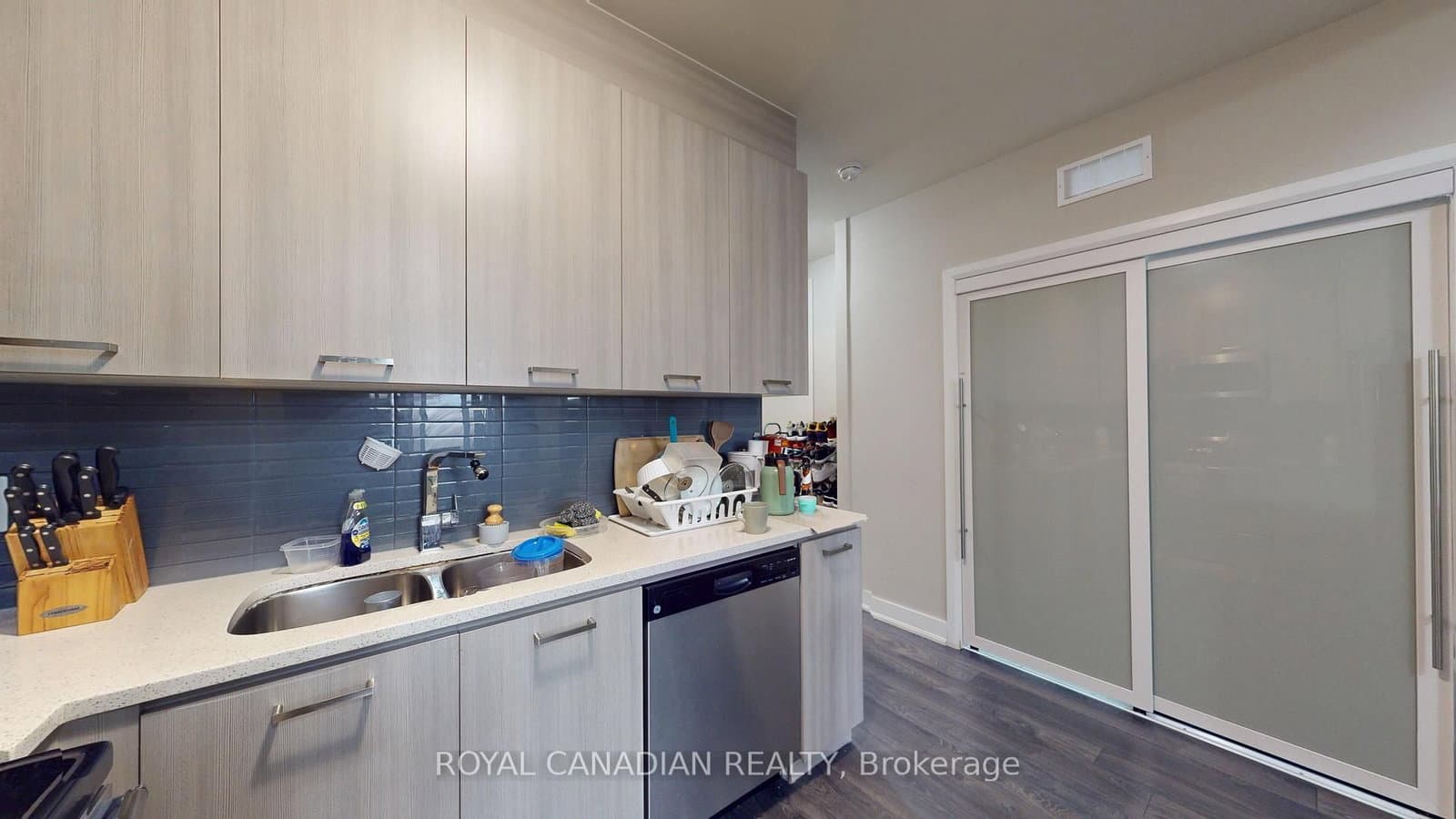 150 Main Street W, Unit 314 thumbnail 25