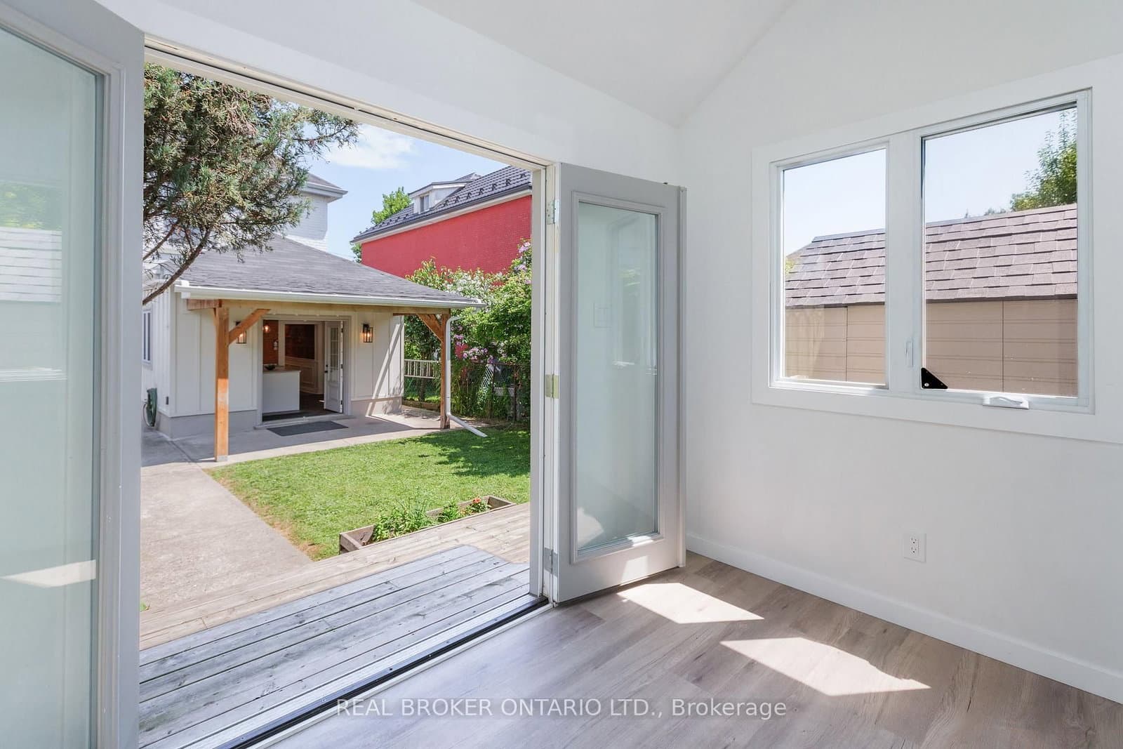 46 Murray Street E thumbnail 19
