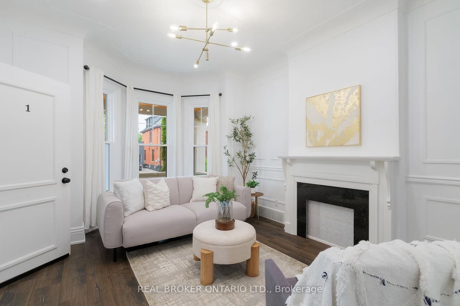 46 Murray Street E thumbnail 6