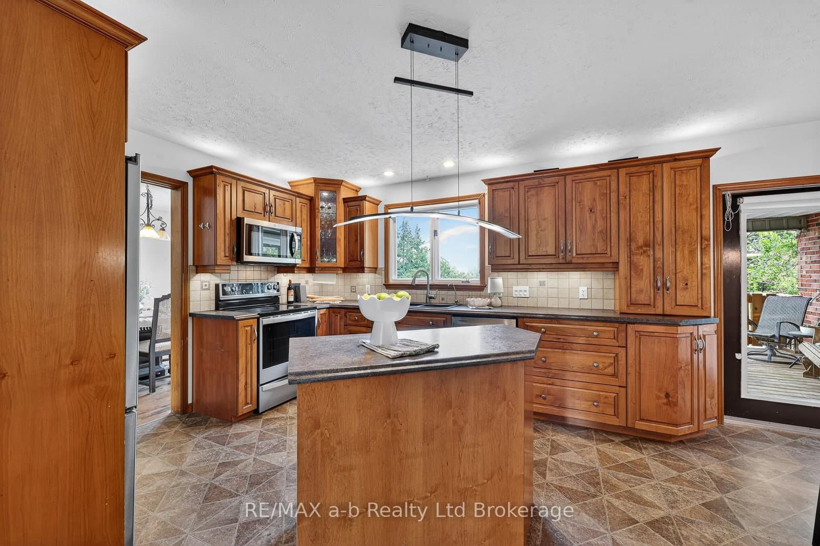 403745 Union Road thumbnail 14