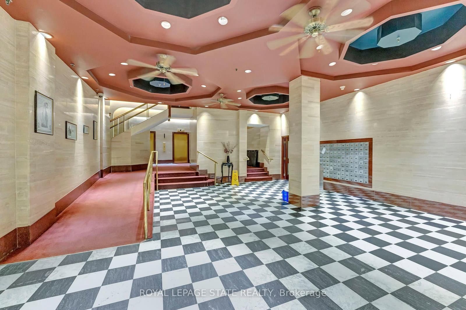 36 James Street S, Unit 701 thumbnail 11