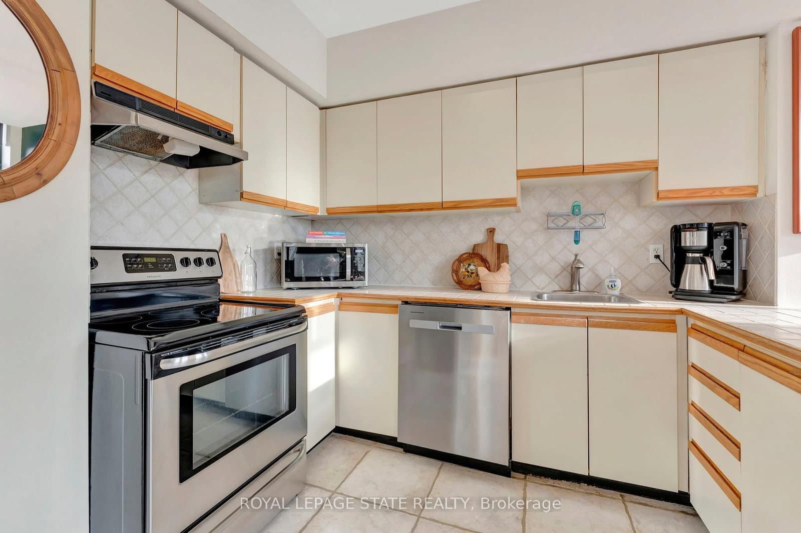 36 James Street S, Unit 701 thumbnail 15