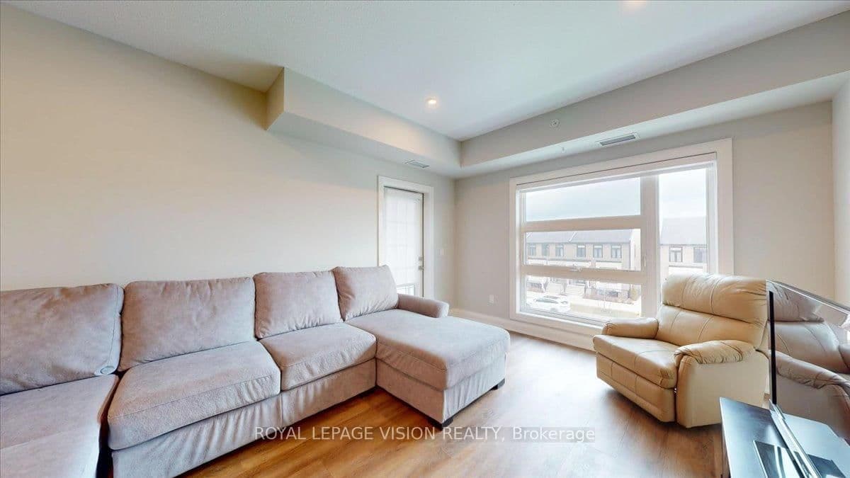 120 Summersides Boulevard, Unit 207 thumbnail 10