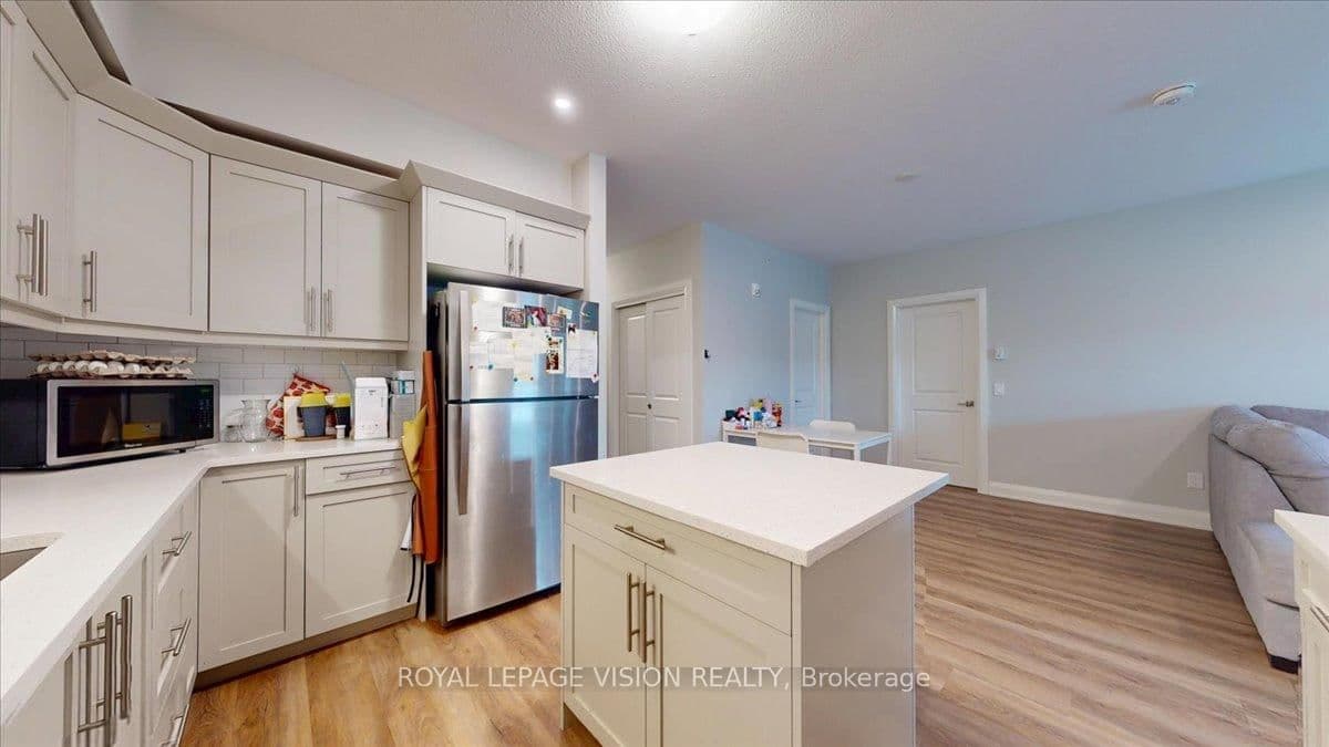 120 Summersides Boulevard, Unit 207 thumbnail 14