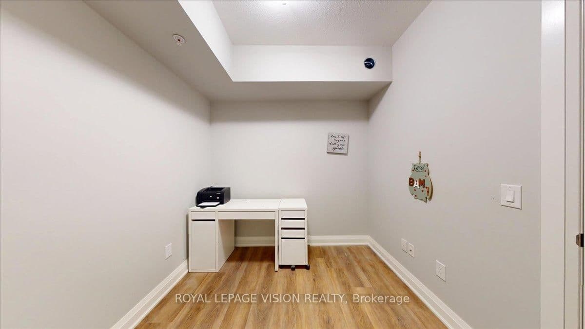 120 Summersides Boulevard, Unit 207 thumbnail 24