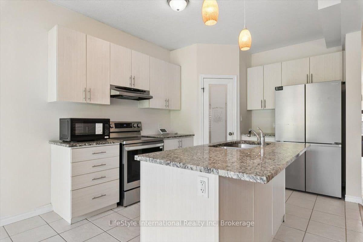 242 Moorlands Crescent S thumbnail 15