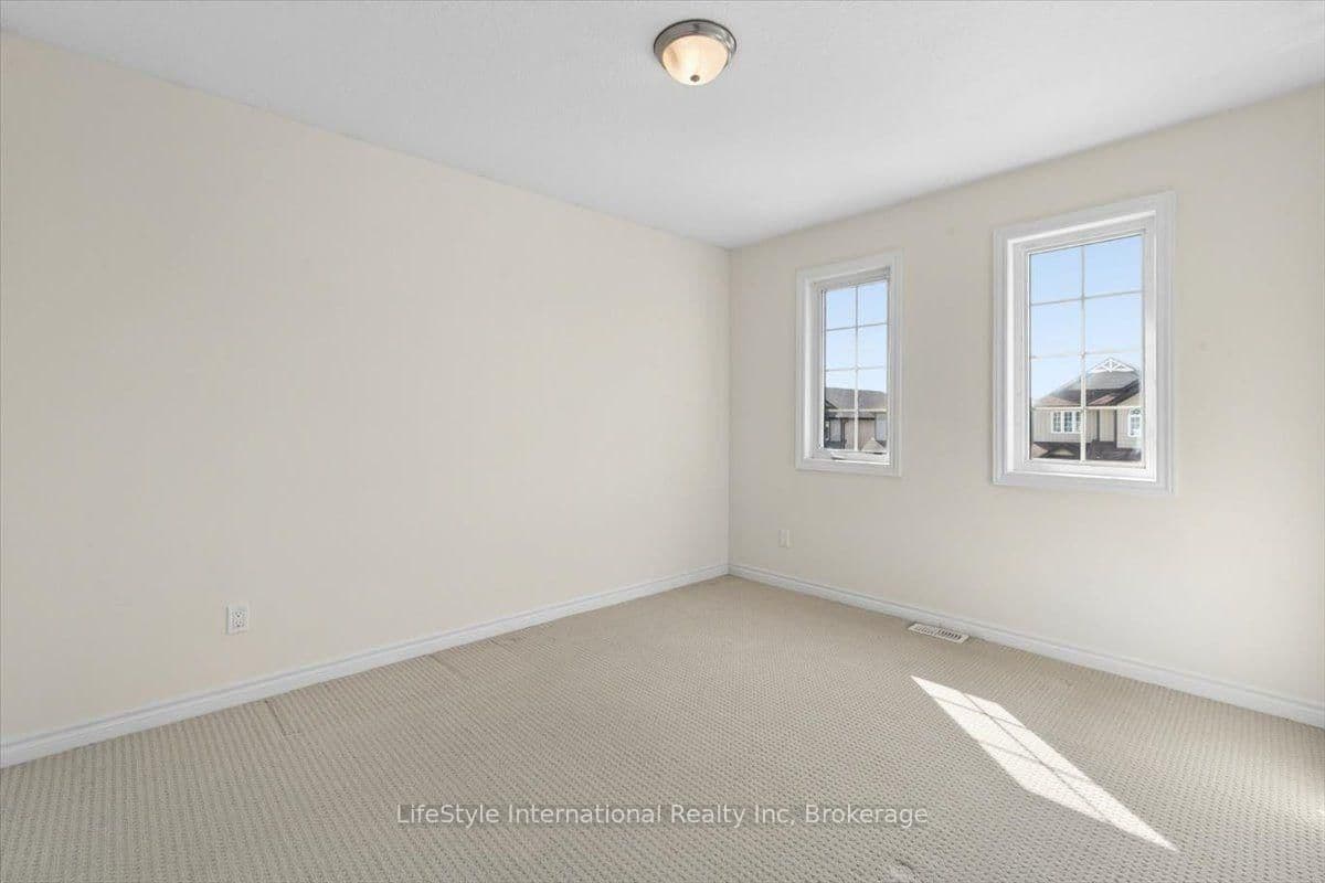 242 Moorlands Crescent S thumbnail 24