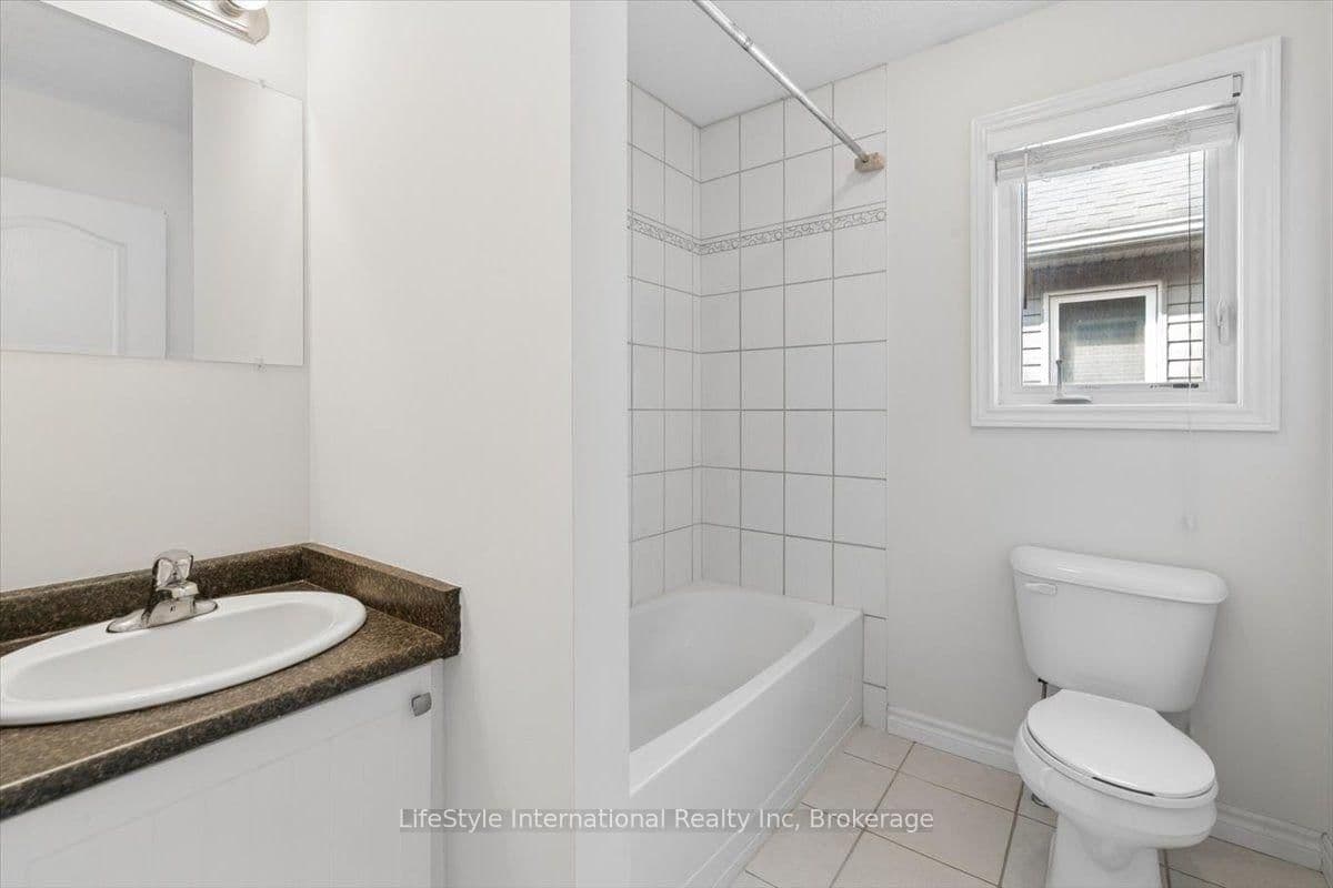 242 Moorlands Crescent S thumbnail 27