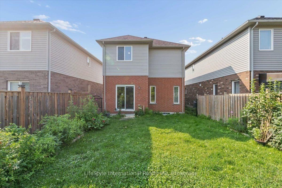 242 Moorlands Crescent S thumbnail 32