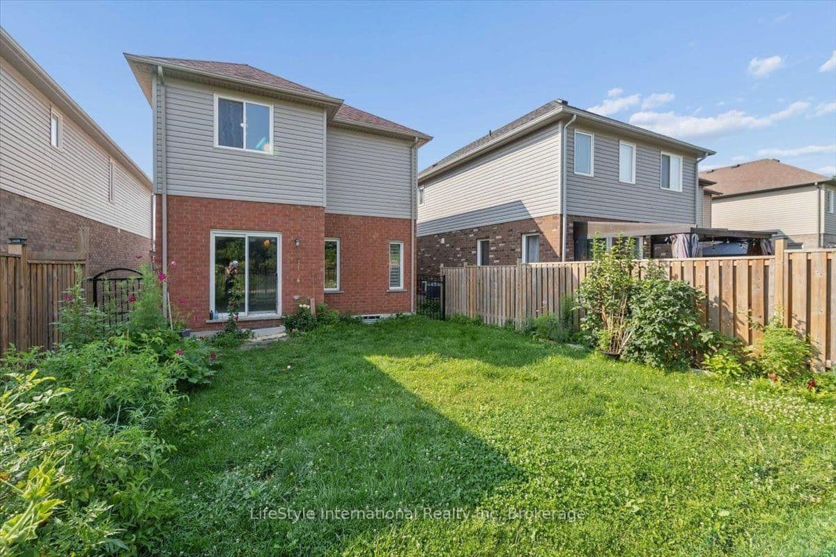 242 Moorlands Crescent S thumbnail 33