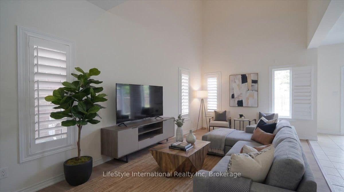 242 Moorlands Crescent S thumbnail 7