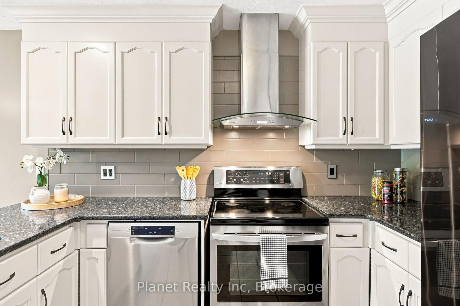 41 Boulder Crescent thumbnail 11