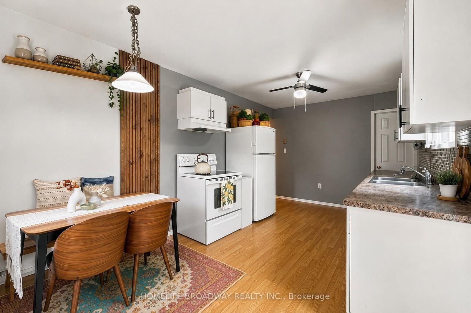 255 Robinson Street N thumbnail 13