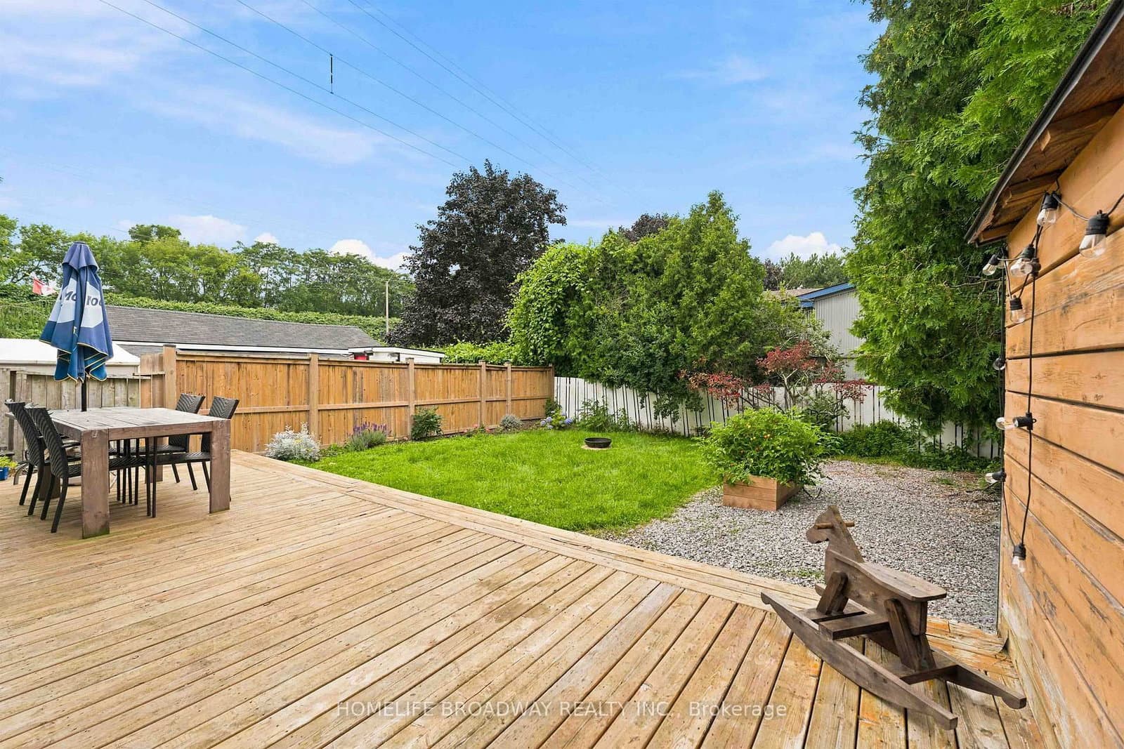 255 Robinson Street N thumbnail 4