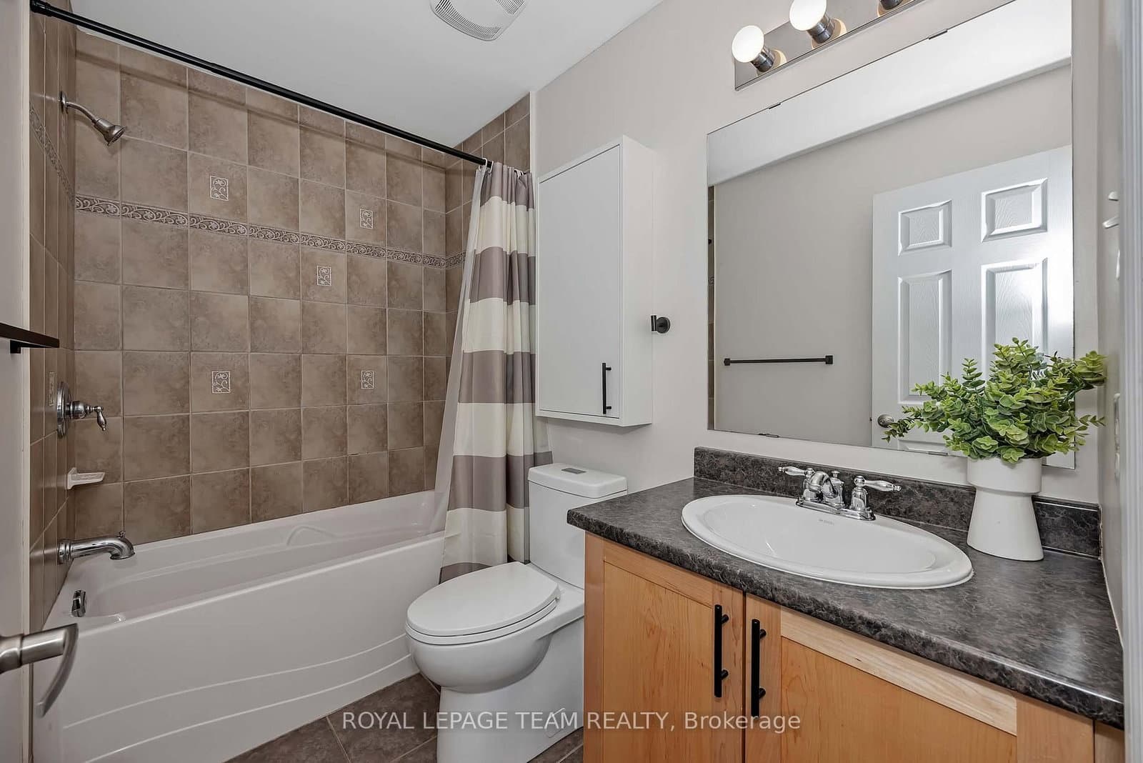 2555 Waterlilly Way thumbnail 29