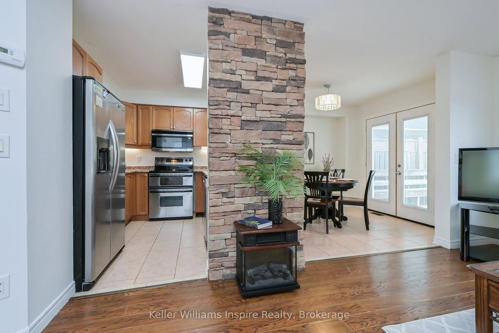 352 Orvis Crescent thumbnail 12