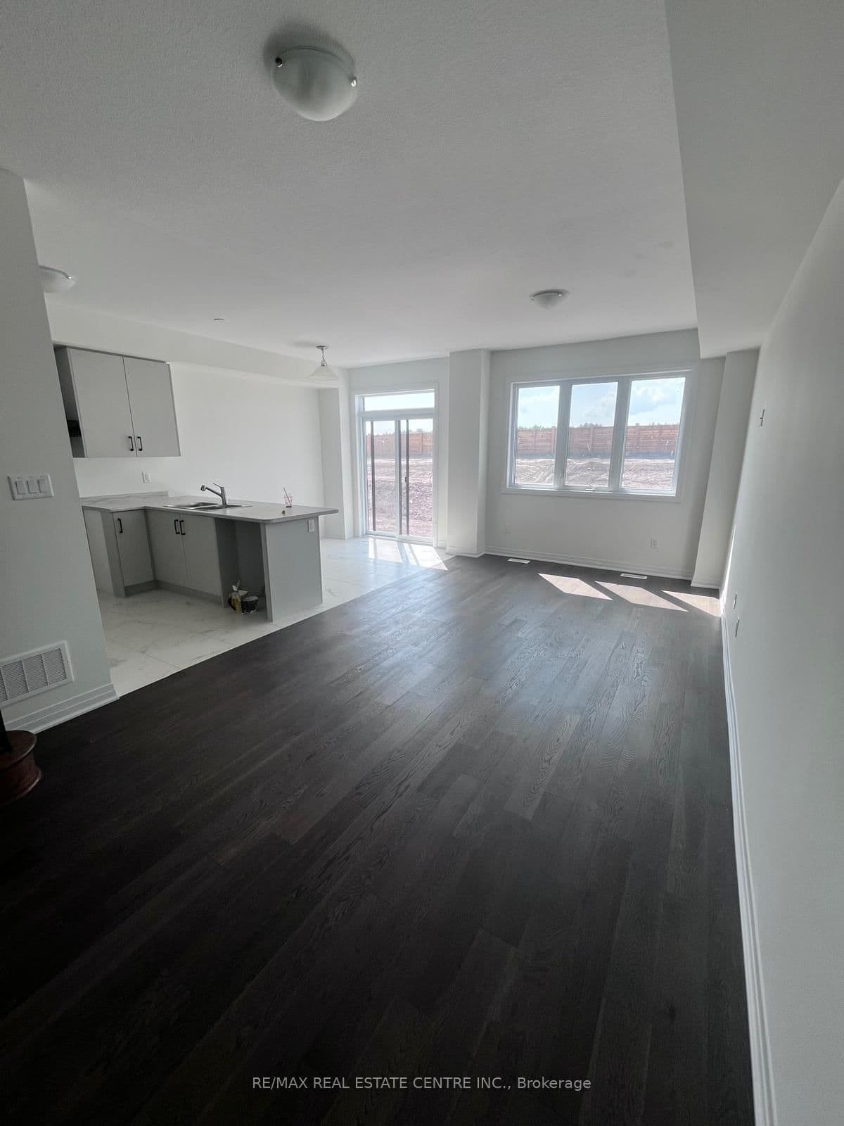 331 Port Crescent thumbnail 10