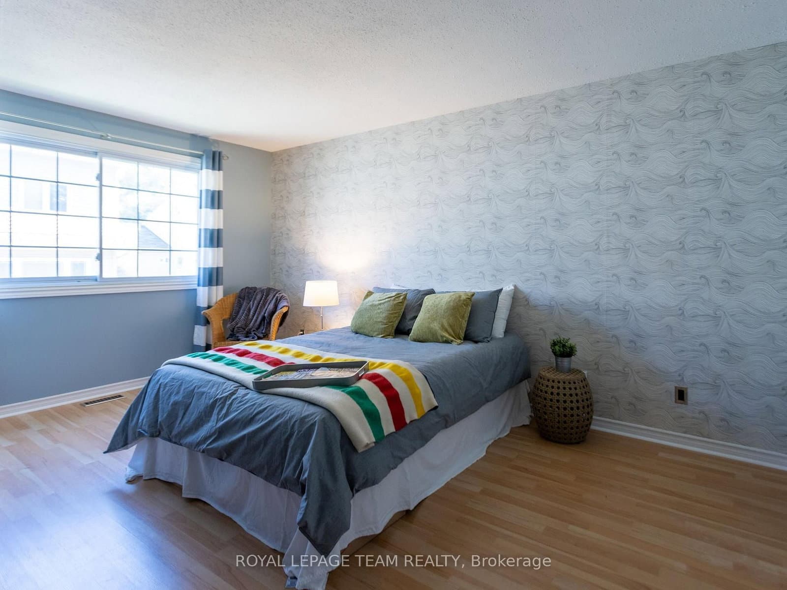 930 Alenmede Crescent thumbnail 16